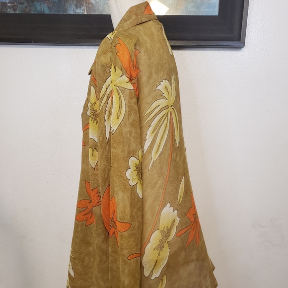 Beautiful Vintage Floral Blouse - Picture 3 of 7